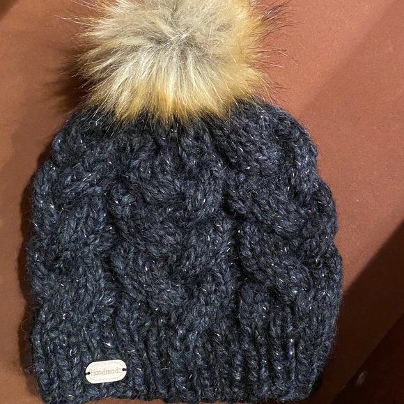 Handmade hat - Picture 2 of 2